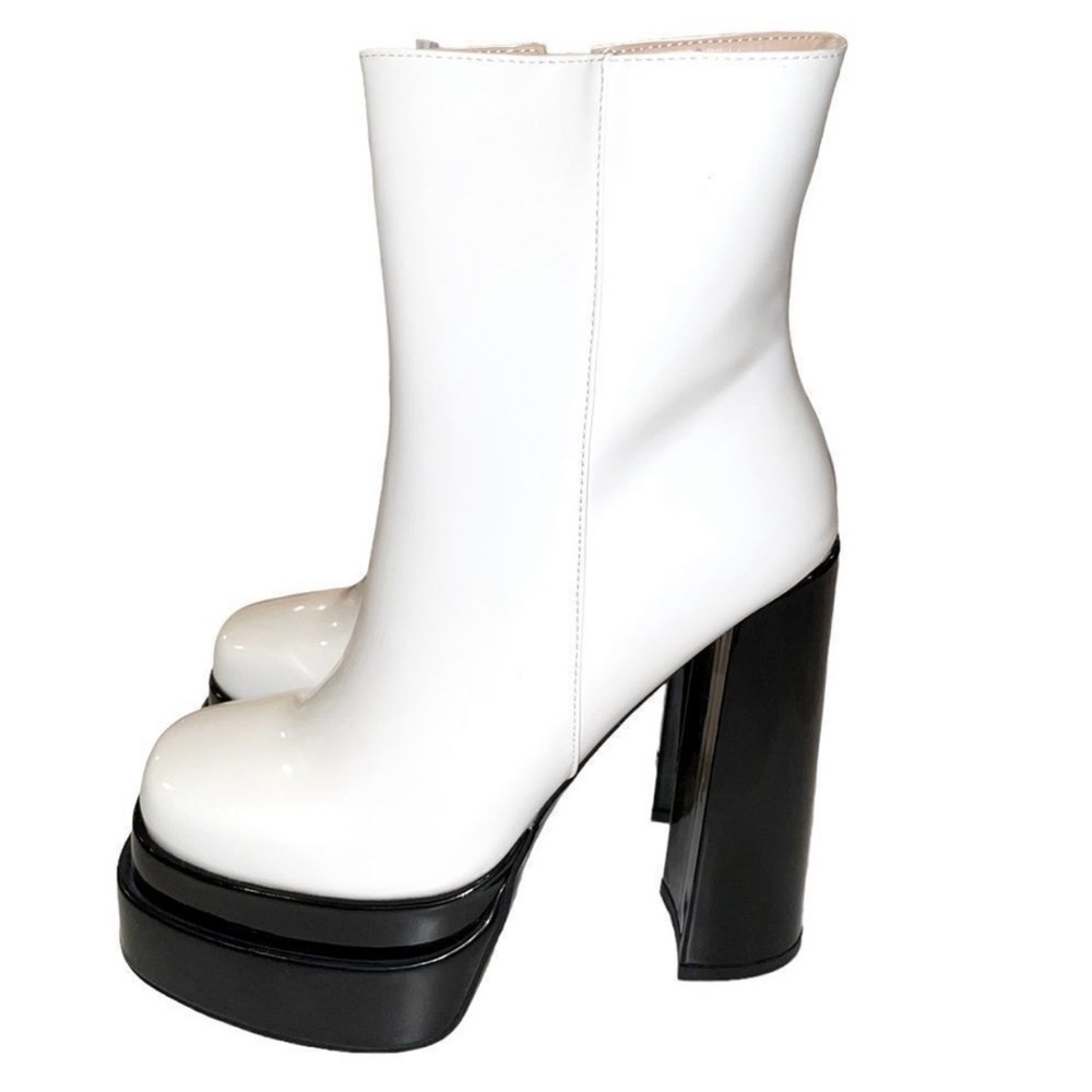 AWANGxDolls Kill White Patent Vegan Leather w / black Platform Gogo Boots - NWT